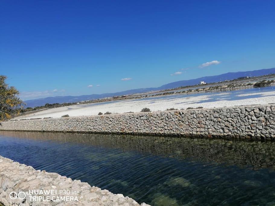 Pop In! Sunny 2Bdr Apt Cagliari Near The Beach Exteriör bild