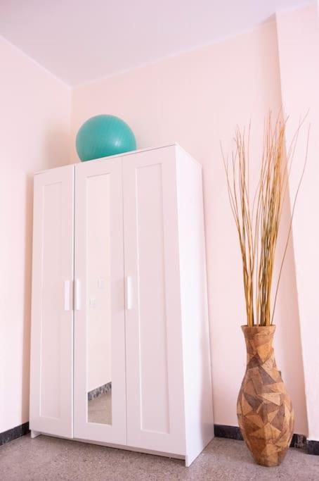 Pop In! Sunny 2Bdr Apt Cagliari Near The Beach Exteriör bild