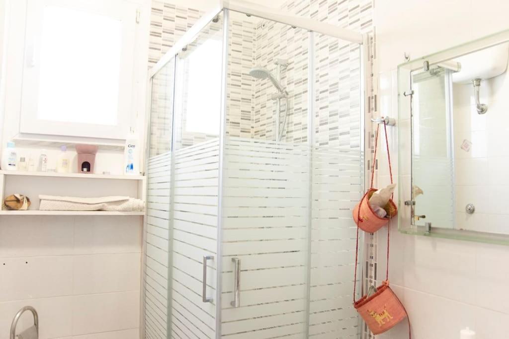 Pop In! Sunny 2Bdr Apt Cagliari Near The Beach Exteriör bild