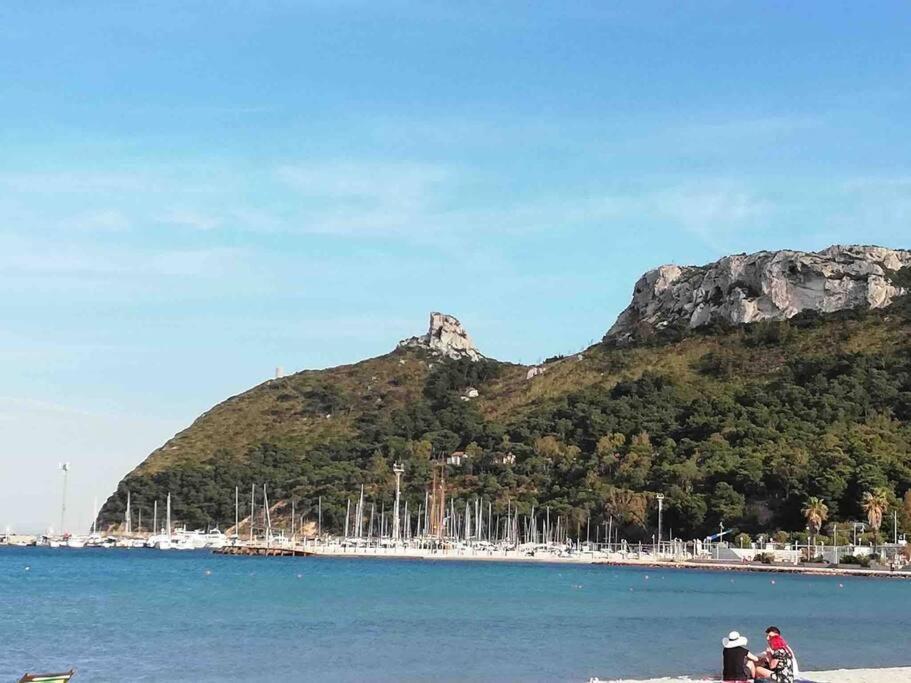 Pop In! Sunny 2Bdr Apt Cagliari Near The Beach Exteriör bild