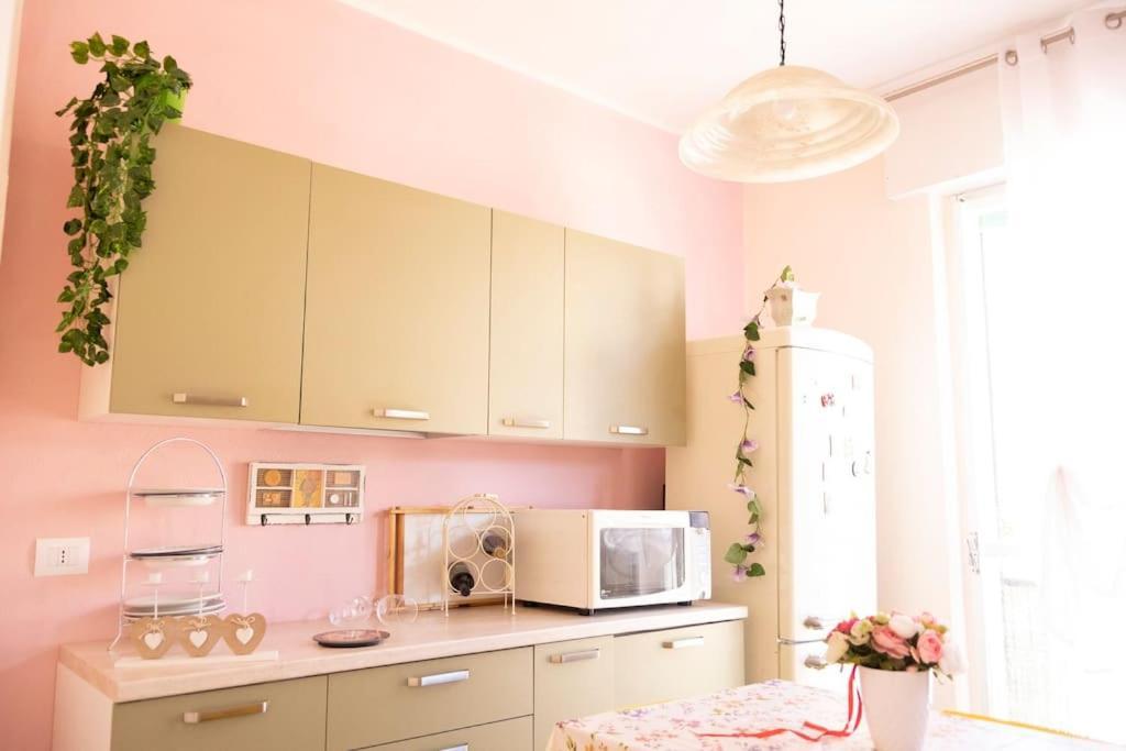 Pop In! Sunny 2Bdr Apt Cagliari Near The Beach Exteriör bild